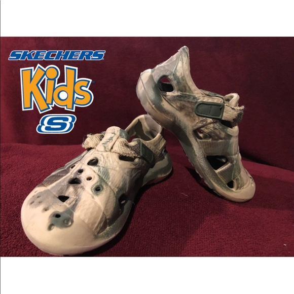 skechers camo sandals